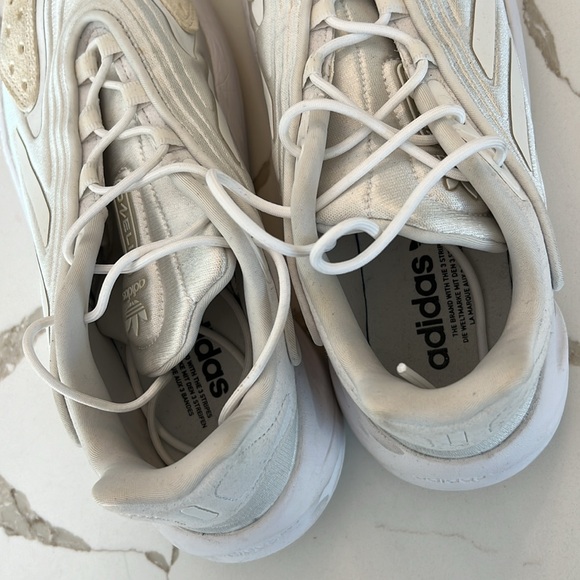 Adidas Ozelia White Sneaker 8.5 - Picture 5 of 6